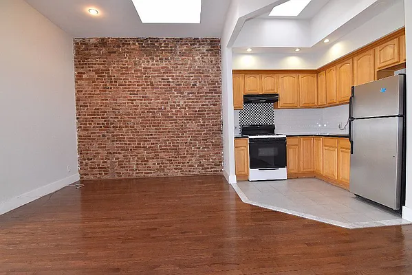 Rented by Optimar International Realty | media 21