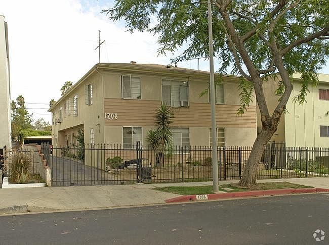 1st image of 1208 N Fuller Ave #Tccug34fa