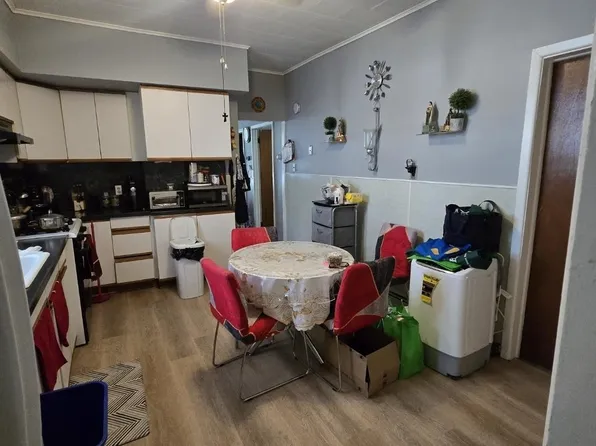 251 Highland Avenue image 9 of 34