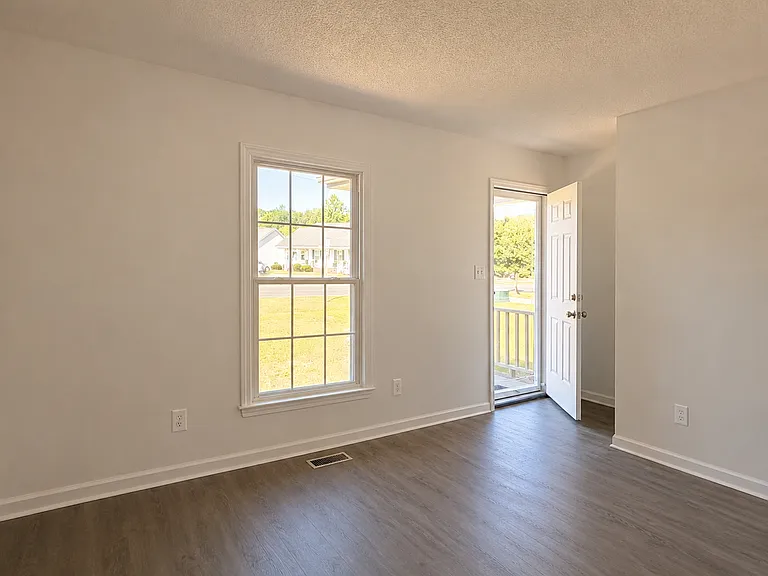 406 W Hooks River Rd #D — Photo 6