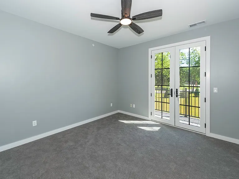 5399 Plymouth Rd — Photo 26