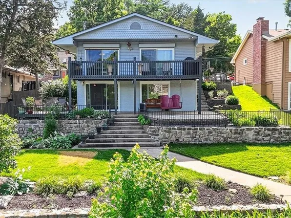 36 Beach Dr, Lake Tapawingo, MO 64015