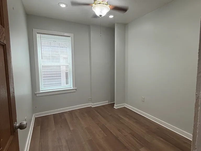 427 N Lawler Ave #1 — Photo 2