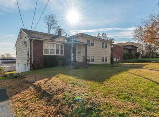 420 Farnham Ave, Lodi, NJ 07644