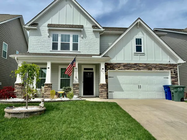 275 Fox Cove Rd, Hendersonville, NC 28792