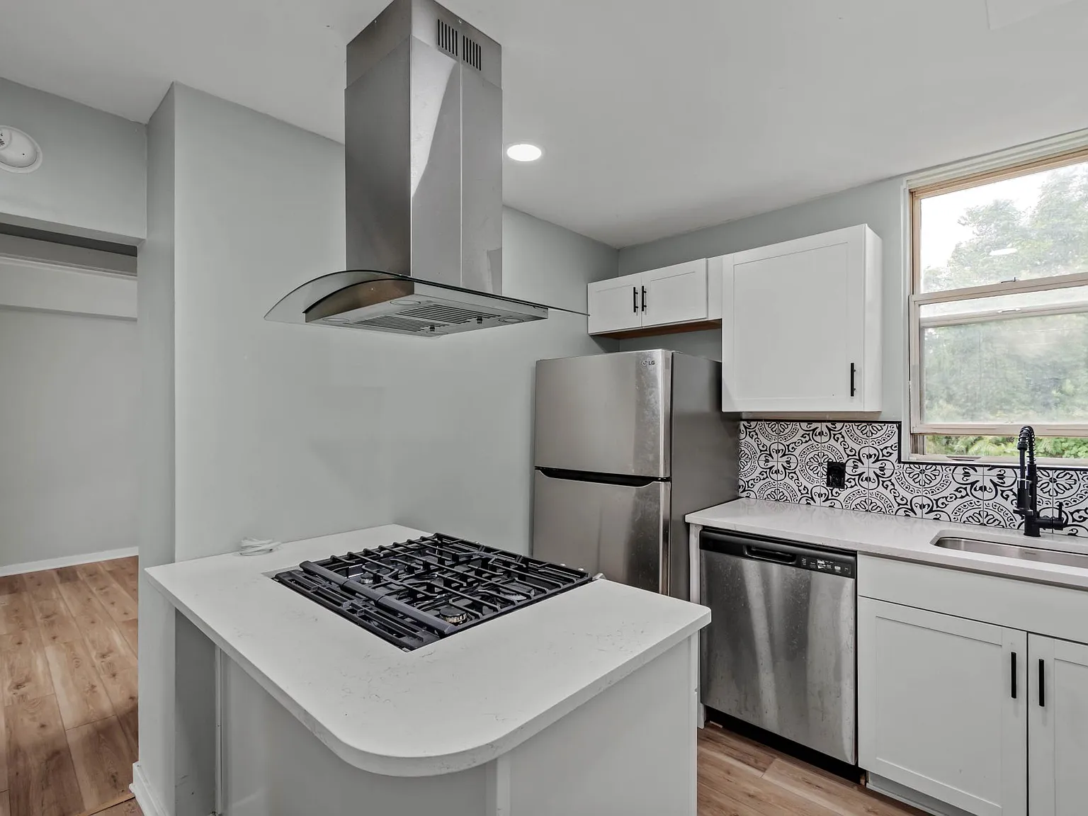 1 bed, 750 sqft, $1,195 — Photo 2
