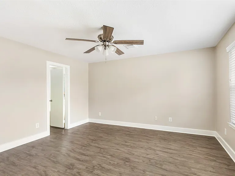19106 Spruce Bough Ln — Photo 12