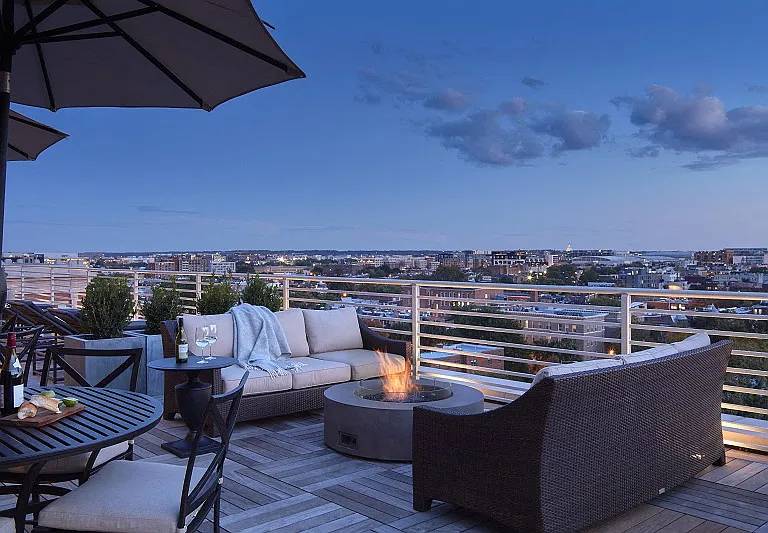 13|U boasts not one but two sprawling rooftop terraces that enjoy unobstructed views of DC and its storied monuments.