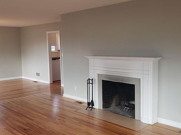 4th image of 6522 N Hale St