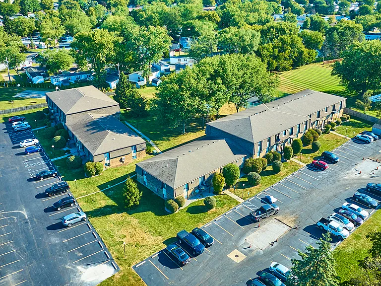 Three Pines Apartments — Photo 6