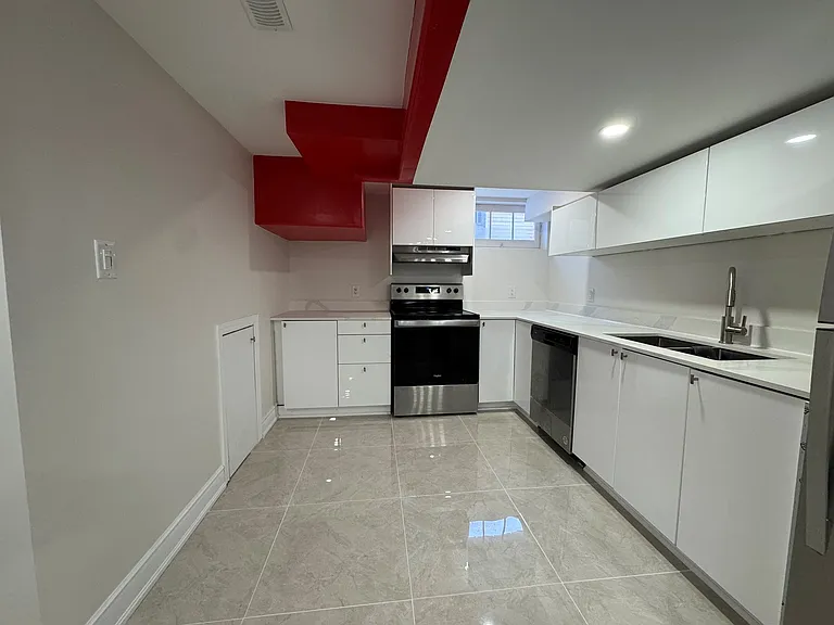 15 Pinecrest Dr #LOWER — Photo 6