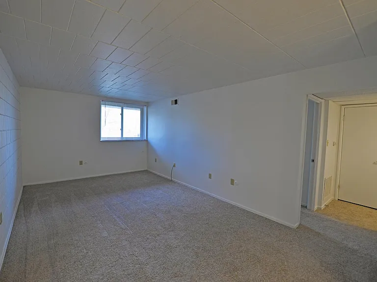 Durham Court Apartments — Photo 21