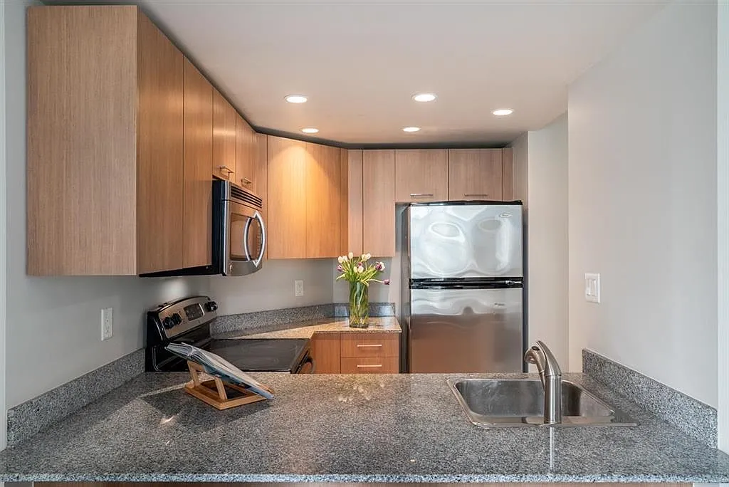 1 bed, 405 sqft, $2,190 — Photo 2
