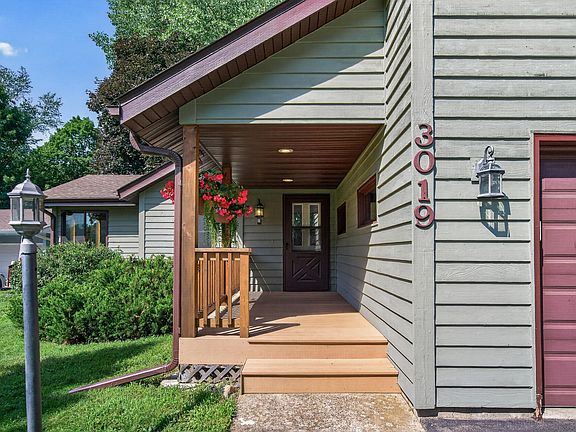 2nd image of 3019 Bluffs Ln