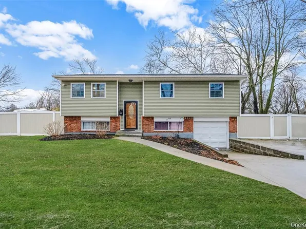 508 Nostrand Ave, Central Islip, NY 11722