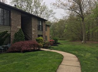 64 W Bluebell Ln, Mount Laurel, NJ 08054