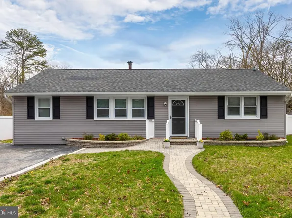 318 Wiltshire Dr, Williamstown, NJ 08094