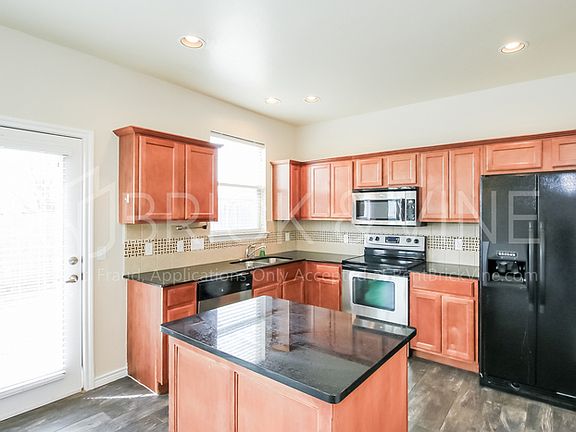 3rd image of 12025 Garden Dr