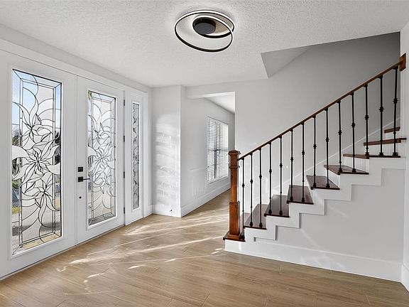 2nd image of 1815 Seneca Blvd