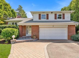 4 Cary St, Syosset, NY 11791