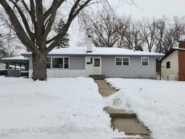 4520 Louisiana Ave N, Crystal, MN 55428