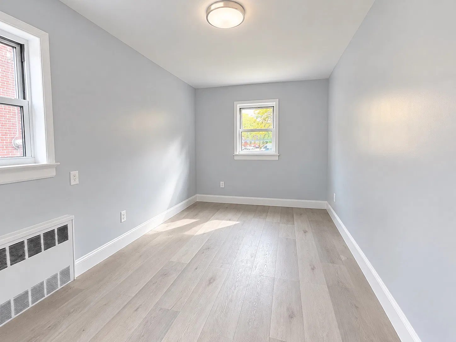 658 Tysens Ln — Photo 3