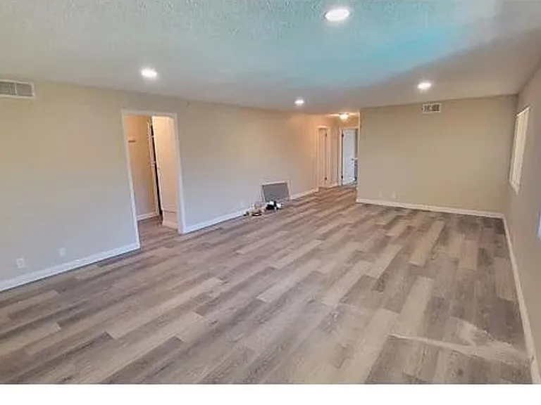 811 Orchid Ct #L — Photo 12