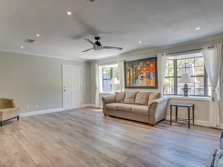 7667 Old Hickory Dr — Photo 14
