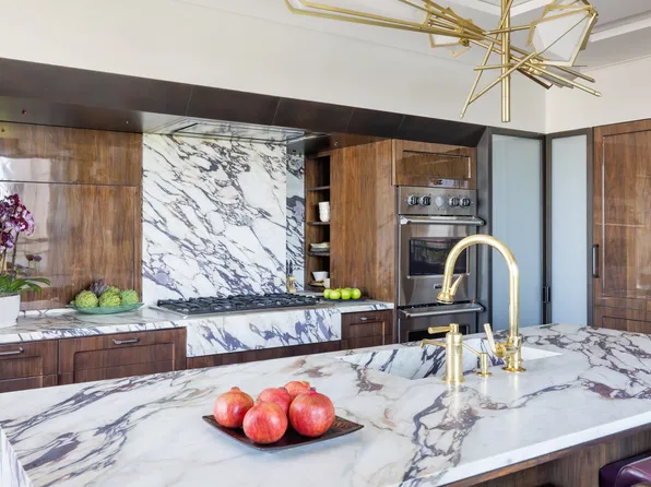 1049 5th Avenue image 5 of 19