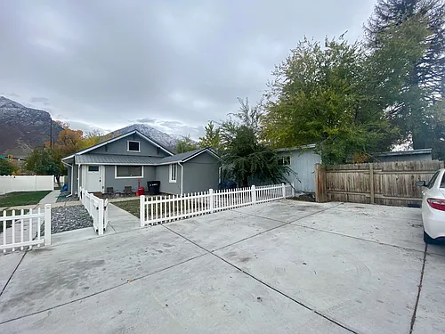 306-400 Ea St Photo 1