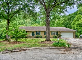 121 Edgerly Ct, Charlotte, NC 28214