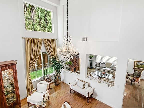 4th image of 1804 Heather Garden Ln