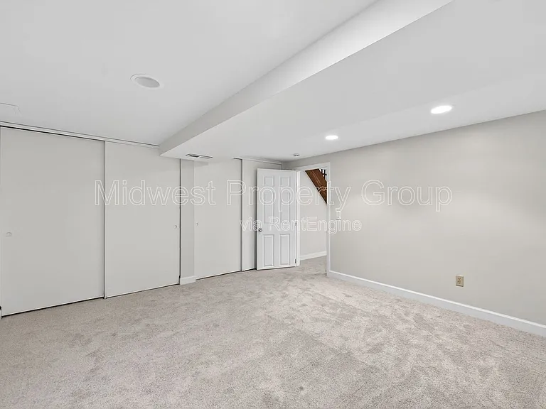 2765 Chelsea Dr — Photo 22
