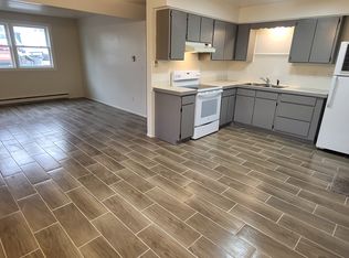 460 8th St, Marysville, MI 48040