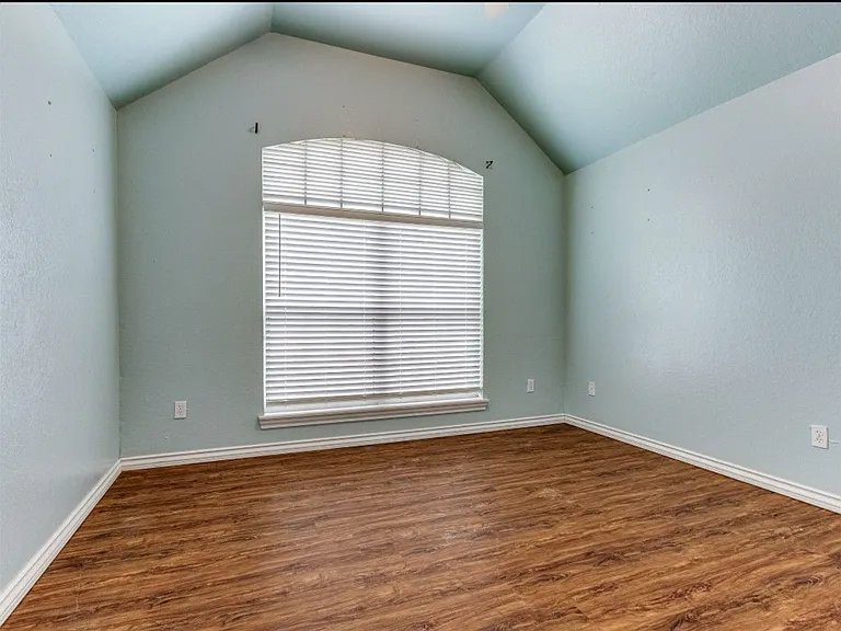 16605 Farmington Way — Photo 14