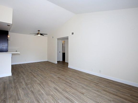 5th image of 10061 Rio San Diego Dr APT 289