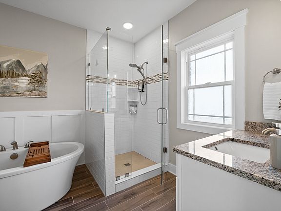 5th image of 325 Piedmont Pl