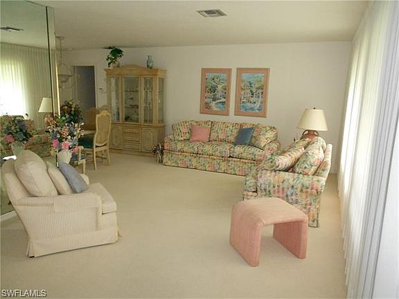 3rd image of 1122 SW 54th Ln