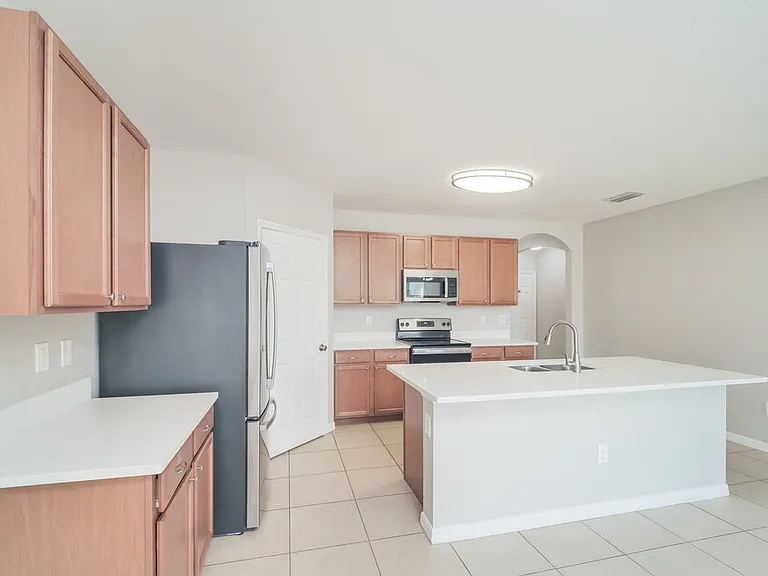 509 SW 11th Ave — Photo 8