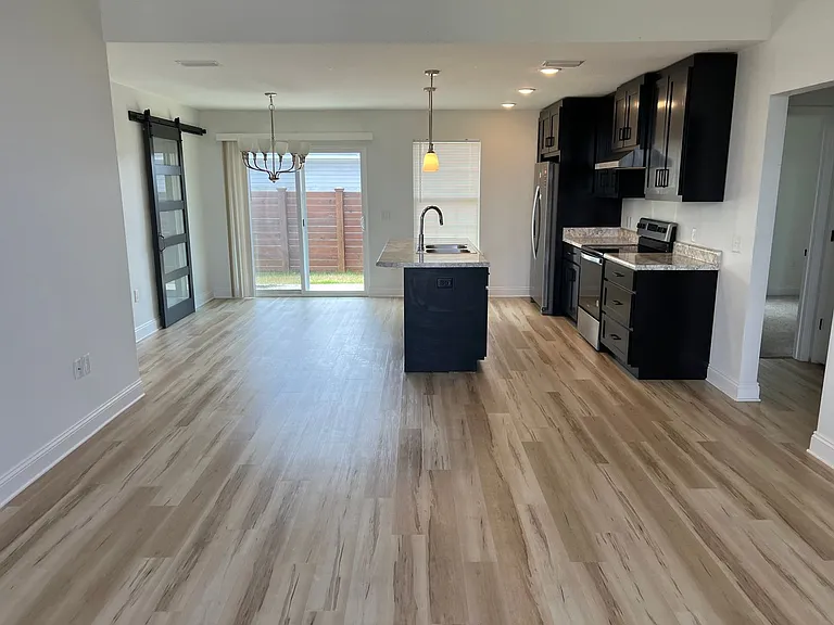 3218 Douglas Rd — Photo 2