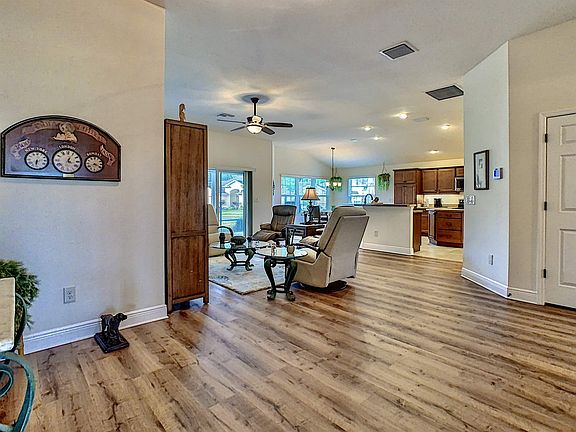 5th image of 522 Amici Ave