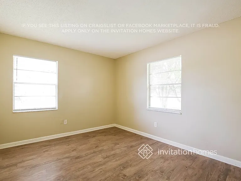 2454 Hope Ave — Photo 14