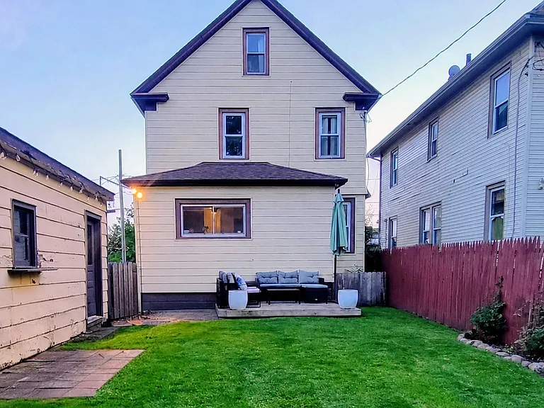 162 Hayward Ave — Photo 14