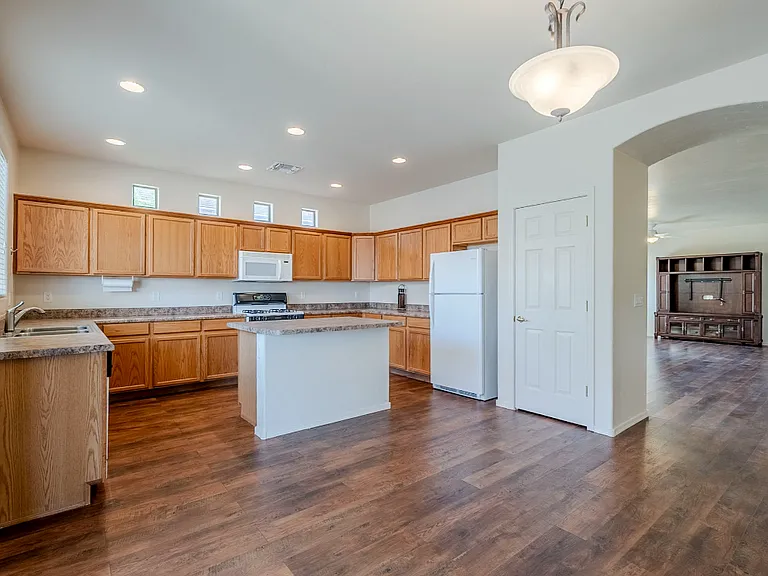 3517 N Camino La Jicarrilla — Photo 3