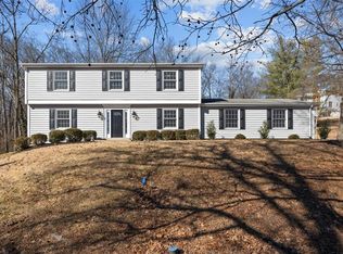 445 Whitehorse Ct, Saint Louis, MO 63131