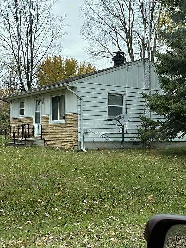 2nd image of 3136 N Shore Dr