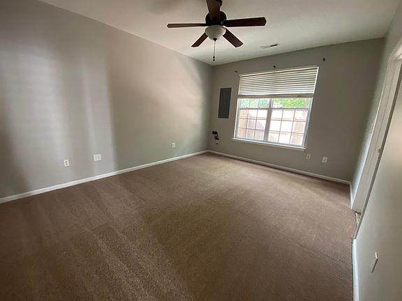 3rd image of 1482 Otterbourne Cir
