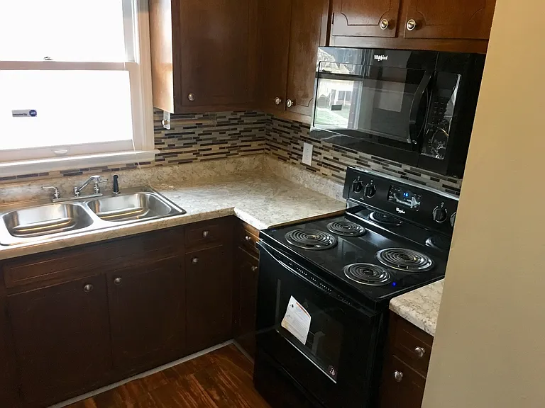 1502 Medland Dr — Photo 2