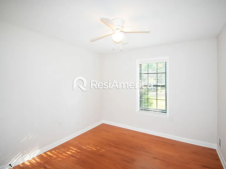 3922 N Heatherhill Dr — Photo 15