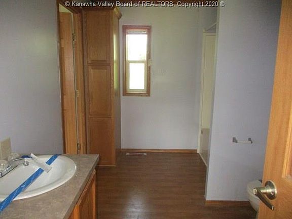 4th image of 150 Blackbird Dr